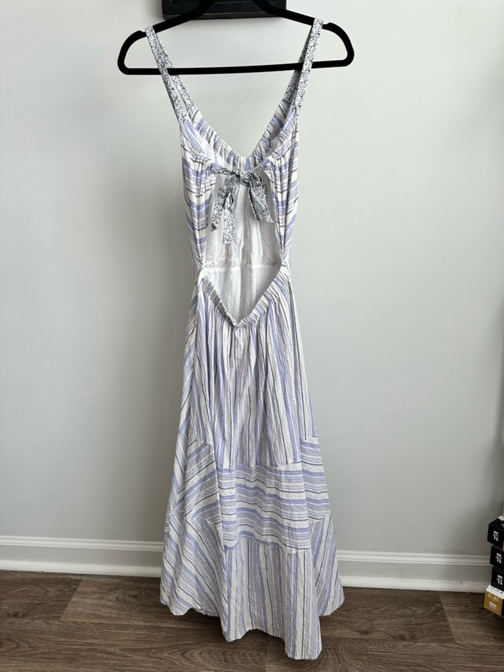 La Vie Rebecca Taylor Blue & White Striped Midi Dress | V-Neck Flowy Sundress - Picture 7 of 16
